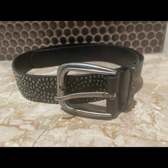 Unique New Black Belt - Picture 2 of 3